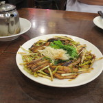 點水樓 - タウナギの黄ニラ炒め480元