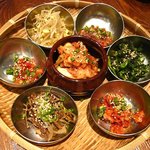 韓国料理 縁 - キムチ・ナムル　盛り合わせ1,000円