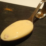 オルタシア - アミューズ・ブッシュ(ベーコンとチーズのフラン(正式名称は不明))。