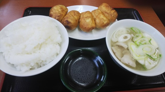 ホワイト餃子 高島平店>