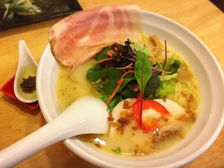 Menyashinsei - 数量限定 トリュフの薫り 福島鶏白湯