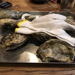 三陸港町酒場 女川男 - 蒸し牡蠣