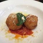 PIZZA BORSA - ちっちゃいけど美味しい　アランチーニ