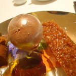 オルタシア - クーベルチュールのガナッシュと-196℃のアイスパウダー。