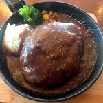 Grill works 肉×イタリアン - 自家製！肉屋の熱々煮込みハンバーグ