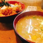 とんかつ おさむ - 豚汁大盛り５０円増し