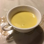 レストランせきれい - サービスのコーンスープ