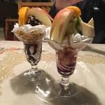 レストランせきれい - フルーツパフェとチョコレートパフェ