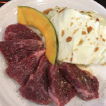 焼肉ノ志志 - キャベツやカボチャもついてます。