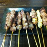 立呑屋 - セットのもつ焼き