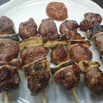 Kushiyaki Waraku - カシラ串焼盛り合わせ