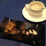 シェ・ムラ - コーヒーと各種ショコラ