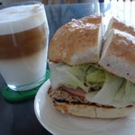 マルイチベーグル - ソルトベーグル＋ツナサラダ＋ハム＋レタス