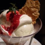 キハチ カフェ - パフェ（ひんやり感とスッキリした甘みのバニラアイス）