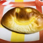 パンとおかしと... たなごころ - クリームパン