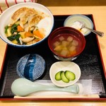 和味餃子 - 餃子丼（700円）