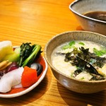 露石 - 漬物盛り合わせ ＆ ふぐ雑炊