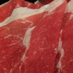 Kyuubeeya - 「食べ放題コース」「牛肉」拡大。今回は、配膳時提供品の牛肉は、1.5人前量と思われる量であった。その後、2人前量を3回お代わりさせて戴いた。