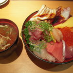 魚河岸のすし えびす - 特上海鮮丼