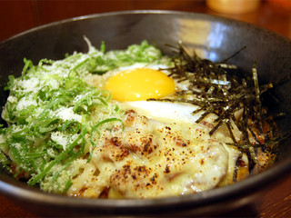 Tsuke Memma Ze Soba Ramen No Mise Sanya - 極太麺にカレーのスパイシーさとチーズのコクを併せた若者に大人気のまぜそば！