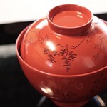 瓢亭 - 白味噌汁、ナメコ、利休麩