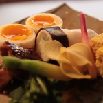 瓢亭 - 八寸：瓢亭玉子 鯛カブラ漬け 鶉鍬焼き すけこ寄せ くわいチップ 青味大根 薑生姜