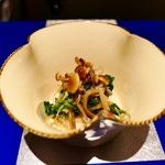 野嵯和 - シュモクザメのフカヒレと春菊・海老・山えのき