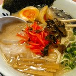 九州筑豊ラーメン 山小屋 - しょうがと高菜トッピング