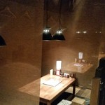 炭火焼鳥専門店 まさや - 普段は暖簾で仕切り有り