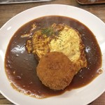 Omuraisu Ando Kafe Sutairu - カニクリームコロッケのデミグラスソースふわとろオムライス♪