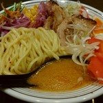 ラーメンまっくうしゃ - 堀周商店さんが『虹みそ用』に調合した味噌とエビ出汁のスープ。