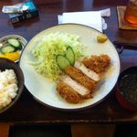 とんかつ くらや - まずは、ロースカツを食べてください！　脂の美味しさにうっとり！