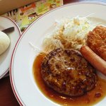 Gasuto - 日替わりﾗﾝﾁ③ﾊﾞｰｸﾞ　ﾁｷﾝｶﾂ　ｿｰｾｰｼﾞ　523円