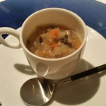 OTTO SETTE - 人参、椎茸、生姜のスープ。