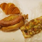 パン・ド・メグモリ - クロワッサンとフランクフルトとキノコ