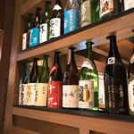 石臼挽きそば 石月 - 日本酒がズラリ