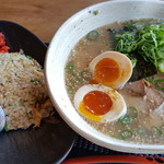 Ramenhakkaku - 八角定食　豚骨醤油ラーメンで