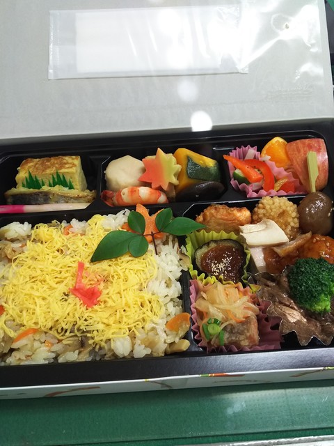 とっても贅沢なお弁当 By こむコム ラ ディッシュ 大橋店 宮崎 自然食 食べログ