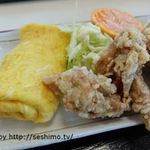 玉子焼きと唐揚げ（ゆうゆう館定食）