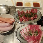 豚ホルモン我那覇焼肉店 - 