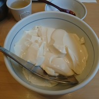 豆富料理と吟醸せいろ蒸し 八かく庵 大阪ステーションシティ店 - おぼろ豆腐