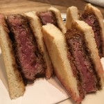 洋食 川ぎし - フランスシャロレー純血種未経産牛 ビーフカツサンド