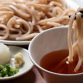 石臼で挽いた小麦粉から作ったうどんです！