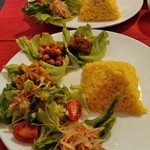 これく亭 - プチコースのライス、サラダ、南アジアのおかず3種