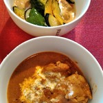 これく亭 - カレー&シチューのコンビのカレー　手前がチキンカレー、奥がシチュー