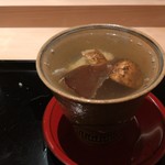 にい留 - 生のキクラゲと松茸の土瓶蒸し