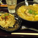 包王 - 醤油ラーメン＋半炒飯セット