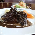 アルビョン - 香里園Restaurant"ALBION"ランチ「本日のサービス」の「牛肉の赤ワイン煮」横景拡大