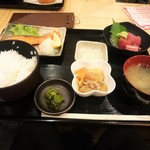 日替わりランチ：塩鮭とマグロのぶつ（\780）
