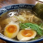 麺工房 隠國 - デフォの隠国醤油＋燻玉